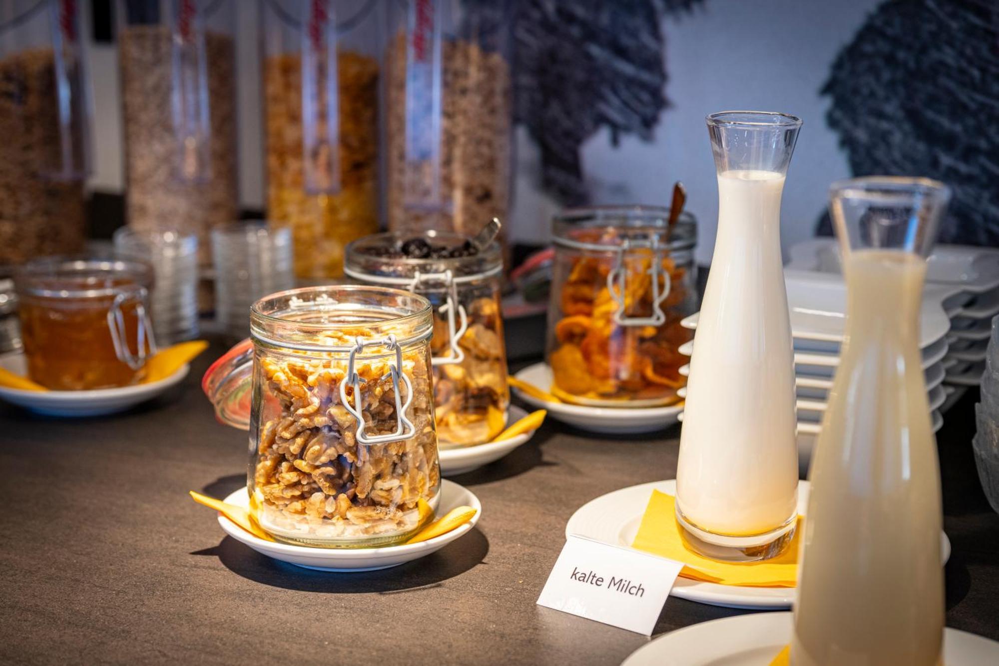 Hotel- Restaurant Krone होटल Urnasch